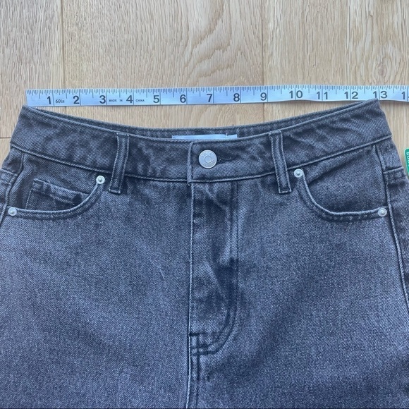 NWT TWIK HIGH WAISTED MOM 90's JEANS SHORTS - 26 - Picture 9 of 14